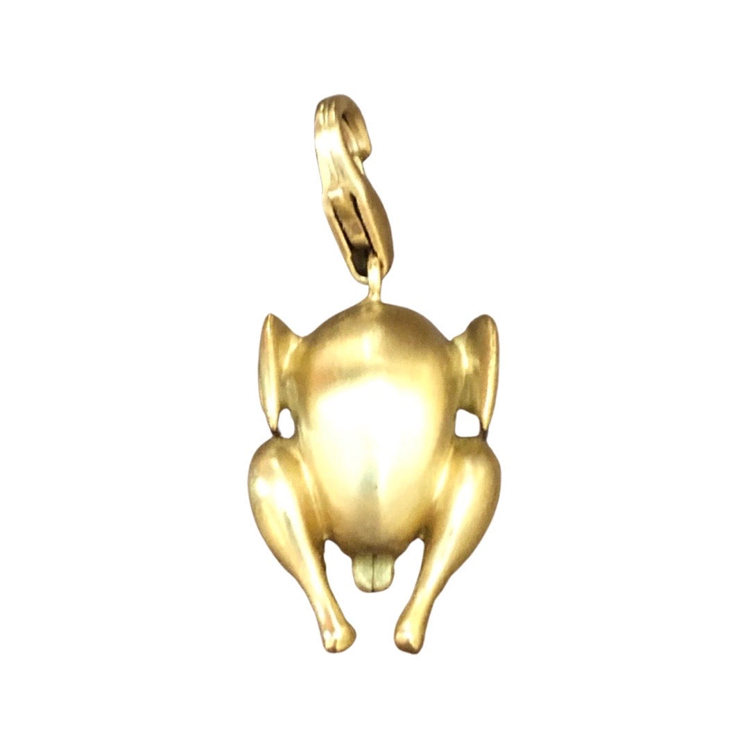 Roasted chicken charm in solid yellow gold