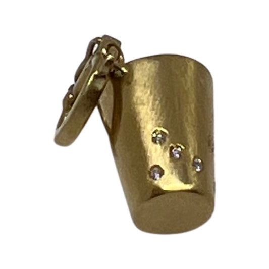 Special Lebanon edition. Arak shot in solid gold and white diamonds charm