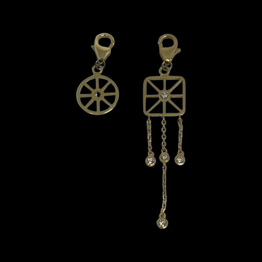 Net square charm with diamonds and chains