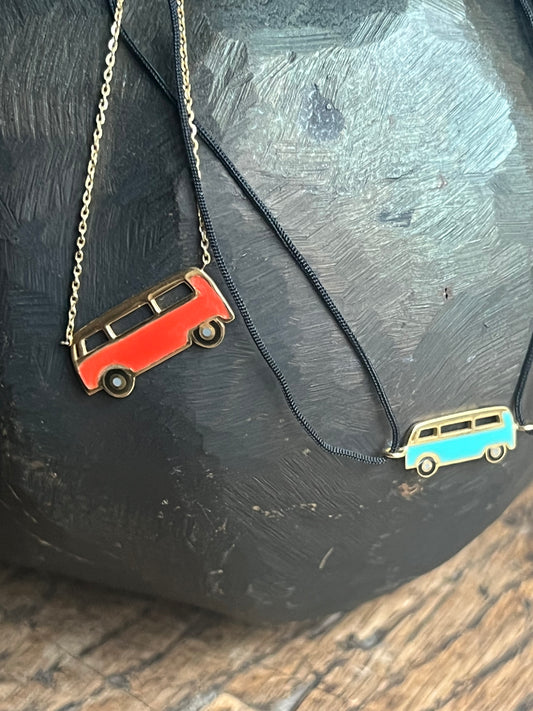 Enamel red Bus necklace in yellow gold
