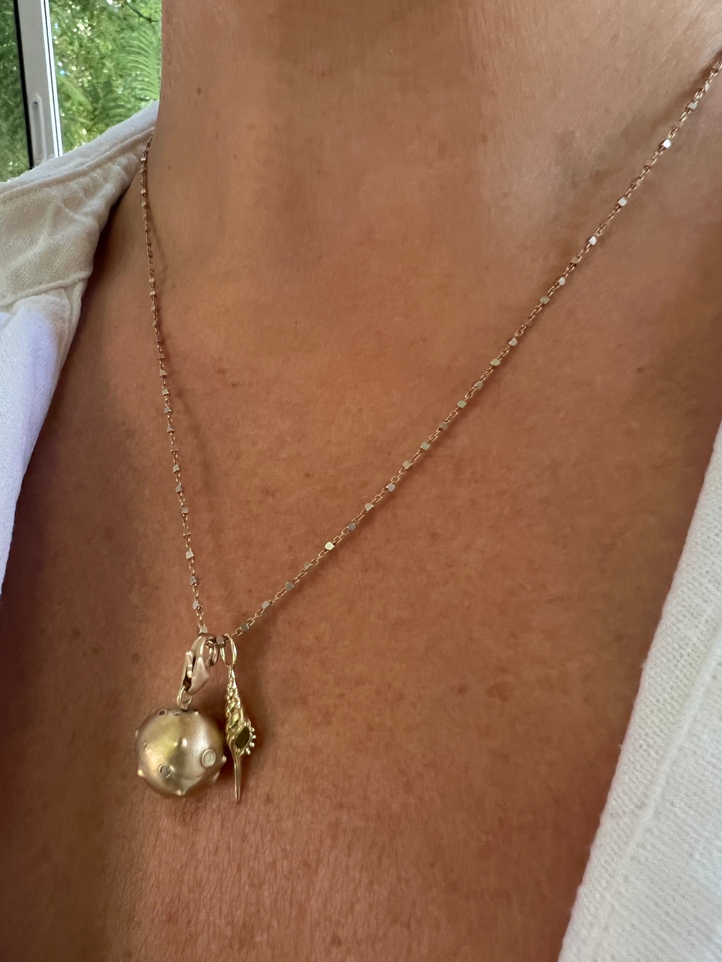 Seashell Matte finish Yellow Gold pendant