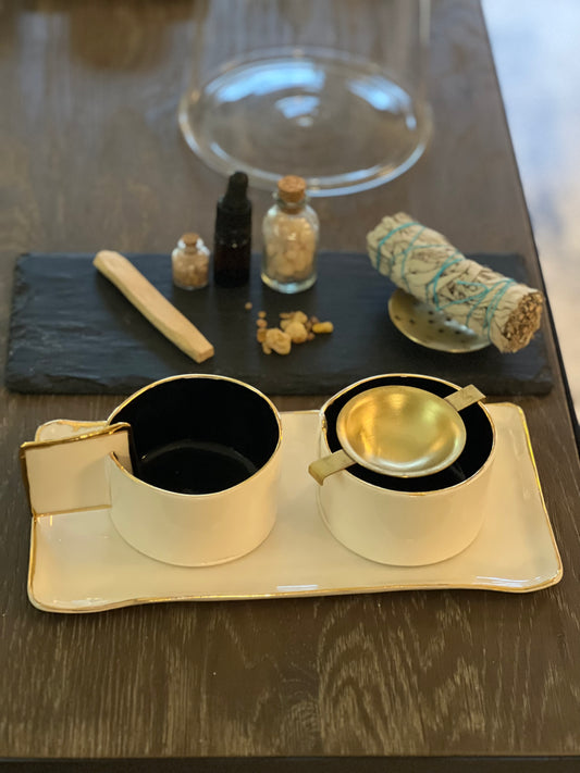 White and Black Bakoor set with gold rim