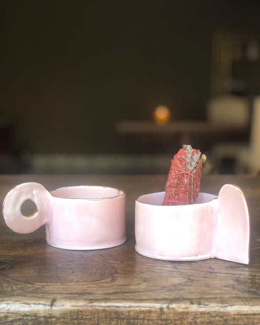 Pink burner with Gold rim and elliptical handle