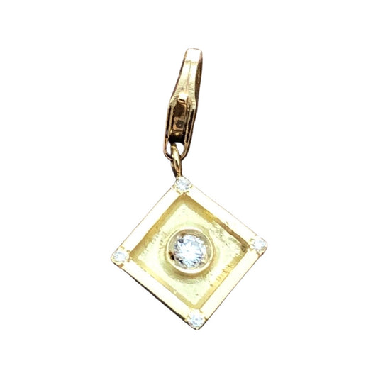 Art Deco charm with diamonds in yellow gold