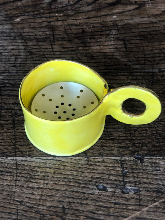 Yellow burner with Gold rim and flat O-shaped handle