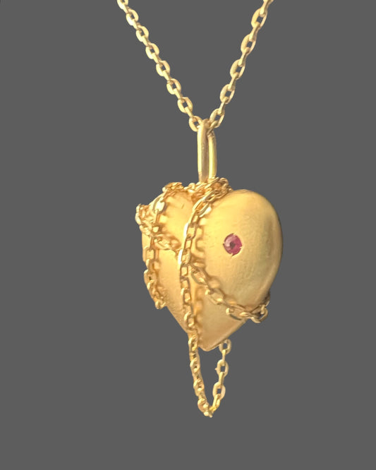 Chained Heart necklace with a Rubi